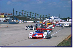 A good start for Didier Theys, ahead of two Cadillacs and the Reynard Judds