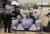 Allan McNish and Pierre Kaffer during a driver change