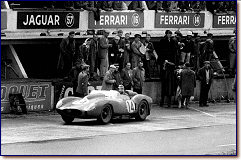 Ferrari 250 Testa Rossa s/n 0728TR, driven to victory, just leaving the pits after the last driver change which puts Phil Hill at the wheel