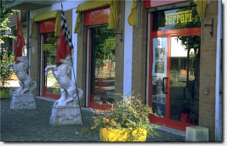 "Hors Ligne" Memorabilia Shop 1998