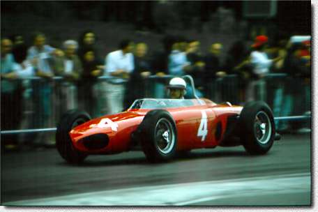 http://www.barchetta.cc/Common/Images/Scans.Eventi/F50anni/Large/xxxx.Formula1.xxxxxxx.F50a.04.n.jpg