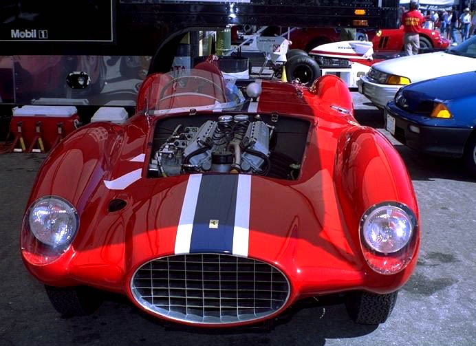 http://www.barchetta.cc/Common/Images/Scans.Eventi/Monterey.94/XLarge/121.LM.0484LM.Monterey.001.jpg