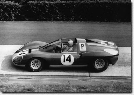 N�rburgring 1000 km 1966: The little Dino 206S s/n 006 of David Piper and Dick Attwood retired due to gearbox problems. 