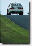Faszination Nordschleife: Die legend�re Rennstrecke durch die Eifel-W�lder bietet einiges, was auf keiner anderen Rennstrecke zu finden ist. 