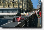 Durch die Stra�en von Monte Carlo hindurch (hier vor dem Casino) qualifizierte sich Emanuele Pirro f�r den 9. Startplatz, doch dann versagte beim Vorstart der Motor. 