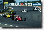 Ein St�ck Formel-1-Geschichte: Dallara vor Lotus und Larrousse. Keines der F1-Teams existiert heute noch. Dann folgen zwei Arrows und ein Ligier, Autos von Teams, die l�ngst neue Besitzer gefunden haben und mit den Teams von 1990 nichts mehr zu tun haben. 