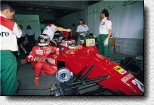 Emanuele Pirro und sein Teamkollege J.J. Lehto. 