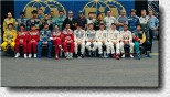 Traditionell posieren die Grand Prix-Piloten f�r das offizielle Erinnerungsfoto zu Beginn der Saison. In ziviler Montur zeigen sich nur der amtierende Weltmeister Ayrton Senna und FIA-Pr�sident Jean Marie Balestre. 