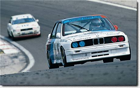 1987 war das erste Jahr des legend�ren BMW M3 und das einzige, in dem eine Tourenwagen-WM ausgetragen wurde. Emanuele Pirro fuhr (so wie hier im franz�sischen Dijon) zusammen mit Roberto Ravaglia, der am Ende Meister wurde, weil Emanuele nicht an allen Rennen teilgenommen hatte.