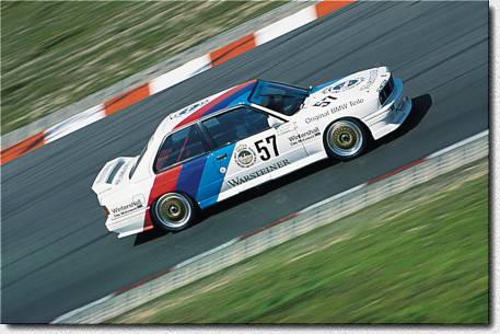 Emanuele Pirrosan (er weilte damals die meiste Zeit in Japan) teilte sich den Schnitzer BMW M3 mit Eric van de Poele und Roberto Ravaglia. 