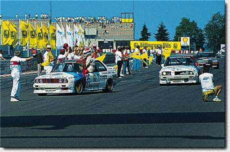 Der Platz in der ersten Startreihe lie� hoffen. Und wirklich: Emanuele Pirro gewann zusammen mit Roberto Ravaglia und Fabien Giroix den Langstreckenklassiker auf der Nordschleife. 