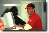 Vor dem Computer hatte Emanuele Pirro Grund zur Freude. Der Audi A4 lief zufriedenstellend.