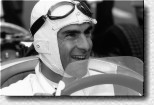 Im historischen Rennwagen ist Spa� angesagt. Die Urgewalten der Vorkriegszeit aus 16 Zylindern machen Emanuele Pirro stets viel Spa�. 