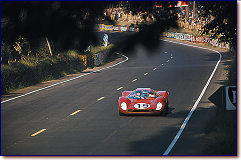 Le Mans 24 h 1967. The works 330 P4 s/n 0860 of Gunther Klass and Peter Sutcliffe retired