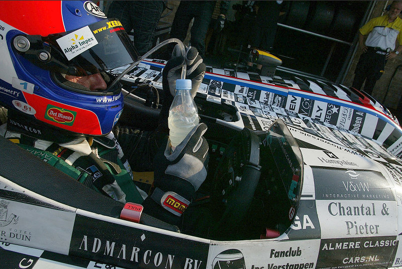 Jan Lammers refuels at his pit stop